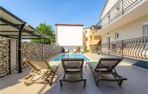 Beautiful Home In Rovinjsko Selo - 罗维尼村