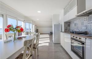 Beautiful Apartment In Povile With Wifi