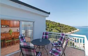 Nice Apartment In Drvenik Veliki - 小德尔韦尼克岛