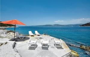 Nice Apartment In Drvenik Veliki