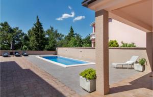 Lovely Apartment In Jadranovo With Wifi