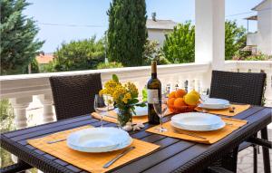 Cozy Apartment In Krk With Wifi