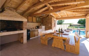 Five-Bedroom Holiday Home In Gorica