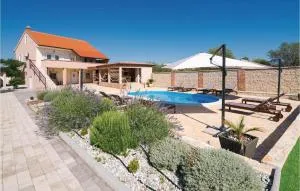 Five-Bedroom Holiday Home In Gorica - Nadin