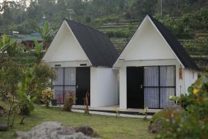 Ciwidey Hills & Wetland Family 1