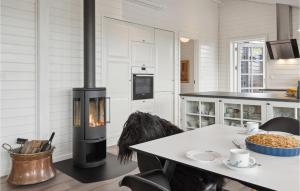 3 Bedroom Stunning Home In Hejls