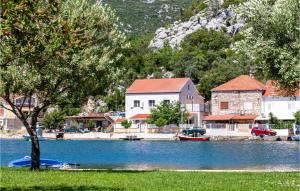 4 Bedroom Beautiful Home In Rogotin