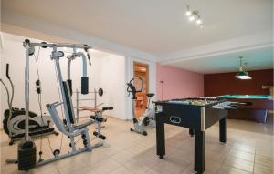 Beautiful Home In Grubine With Jacuzzi 