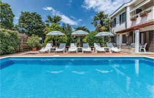 1 Bedroom Beautiful Apartment In Porec 