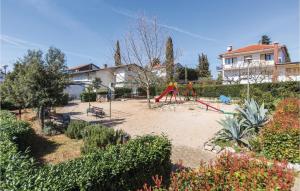 Lovely Apartment In Umag With Kitchen