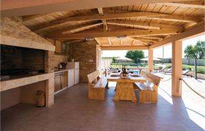 Gorgeous Home In Gorica With Kitchen 