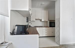 Amazing Apartment In Murter With Wifi