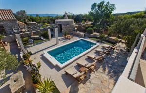 Awesome Home In Bogomolje With Kitchen