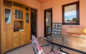 3 Bedroom Awesome Apartment In Fazana