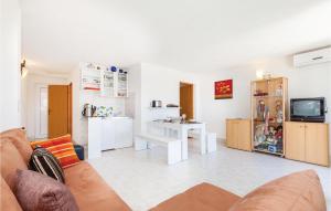 Pet Friendly Apartment In Klenovica