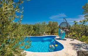 2 Bedroom Awesome Home In Punat