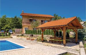 4 Bedroom Stunning Home In Viskovo 