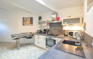 Beautiful Home In Cannes With Kitchen