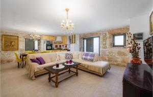 Nice Home In Vizinada With Wifi