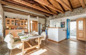 2 Bedroom Beautiful Home In Poljane 