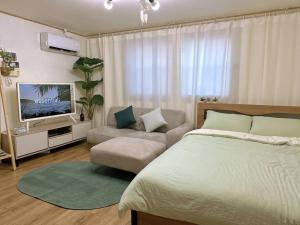 Seoul Station - 1 Minute Away - Cozy house