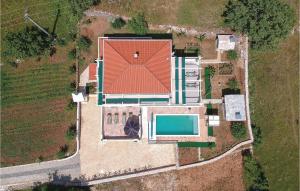 Nice Home In Zrnovnica-Split With Sauna
