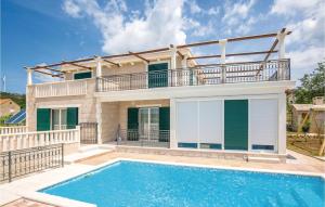 Nice Home In Zrnovnica-Split With Sauna