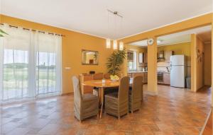 3 Bedroom Gorgeous Home In Putini
