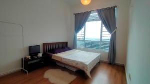 Apartment in central JB with sea view, city view, balcony, free WiFi and free parking