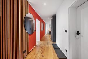 EDLER WOHNRAUM Schloßteich-Suite 3 SZ mit zwei Balkonen, Kaffeevollautomat, Kamin, Klima, Lift & zwei Parkplätzen