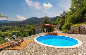 2 Bedroom Beautiful Home In Poljane