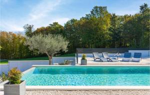 Awesome Home In Barban