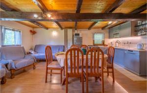 Awesome Home In Gornji Velemeric