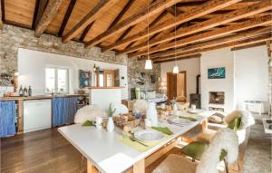 2 Bedroom Beautiful Home In Poljane 