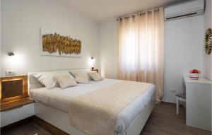 Amazing Home In Pula With Kitchen 