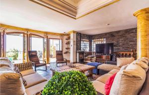 7 Bedroom Stunning Home In Frigiliana