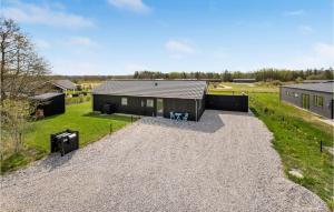Lovely Home In Glesborg With Kitchen
