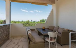 Cozy Home In Primosten With Kitchen 