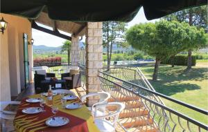 Maisons de vacances Nice Home In Beaulieu : photos des chambres