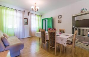 Cozy Home In Grizane With Kitchen