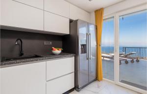 4 Bedroom Stunning Home In Poljane