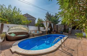 Amazing Home In Polje