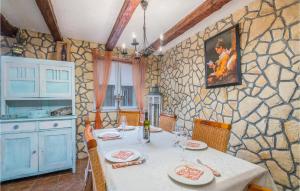 Amazing Home In Polje