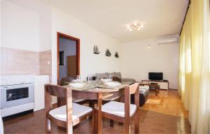 One-Bedroom Apartment In Sibenik