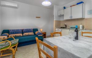 Awesome Apartment In Jadranovo With Wifi 