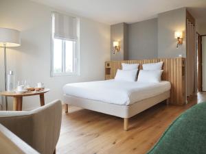 Hotels Logis Hotel de Carantec : Suite Junior - Vue sur Mer
