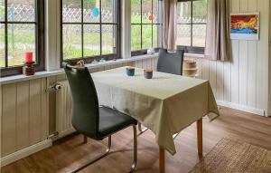 Cozy Home In Burg Stargard With Wifi