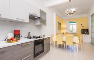 3 Bedroom Awesome Apartment In Lovran 