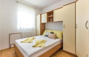 Beautiful Apartment In Novi Vinodolski