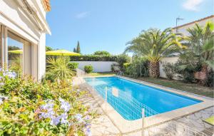 Cozy Home In St Cyprien With Kitchen